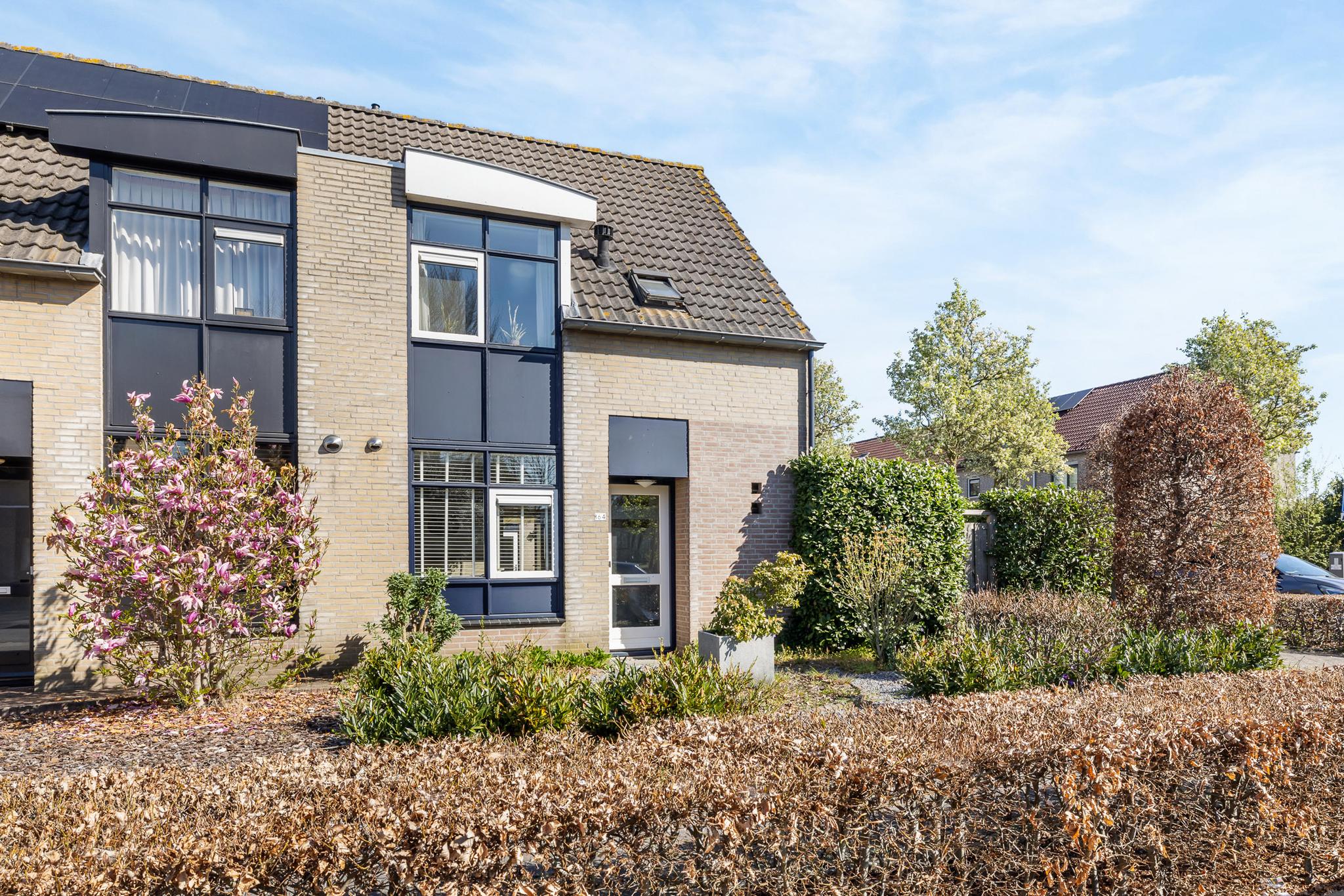https://robinmakelaardij.nl/wp-content/uploads/2025/05/225470182.jpg